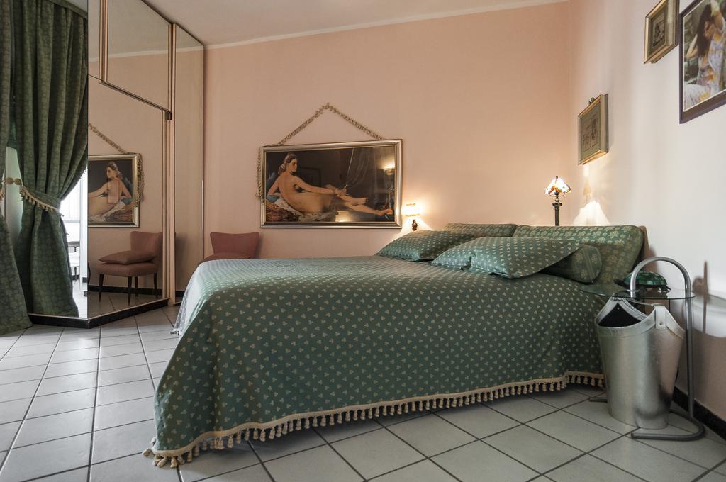 פונדי B&B La Corte מראה חיצוני תמונה